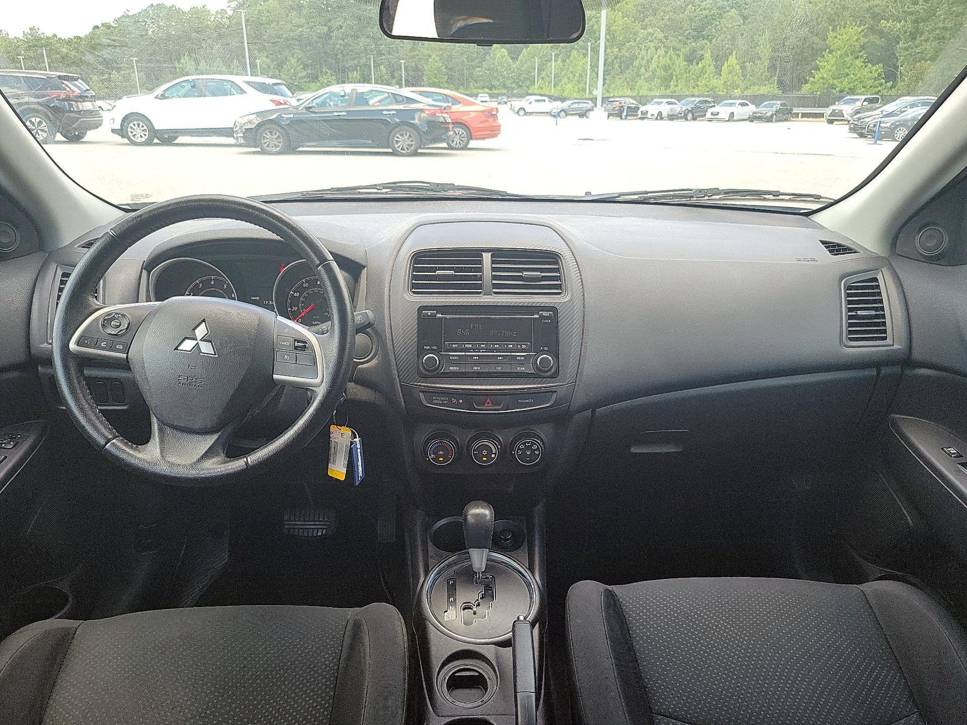 Thumbnail: 2015 Mitsubishi Outlander Sport - 8