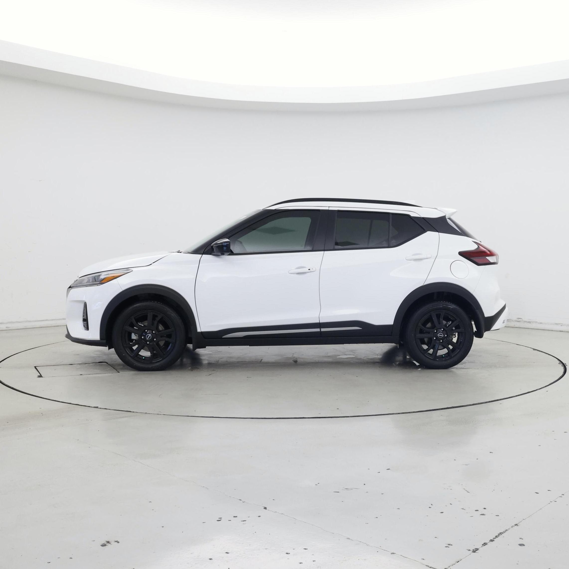 Thumbnail: 2024 Nissan Kicks - 3