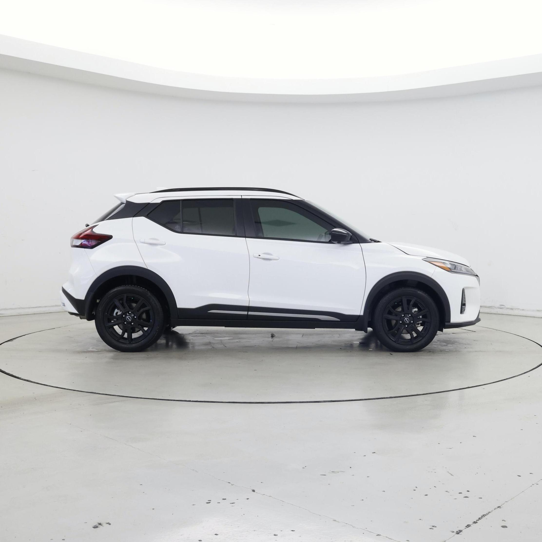 Thumbnail: 2024 Nissan Kicks - 7