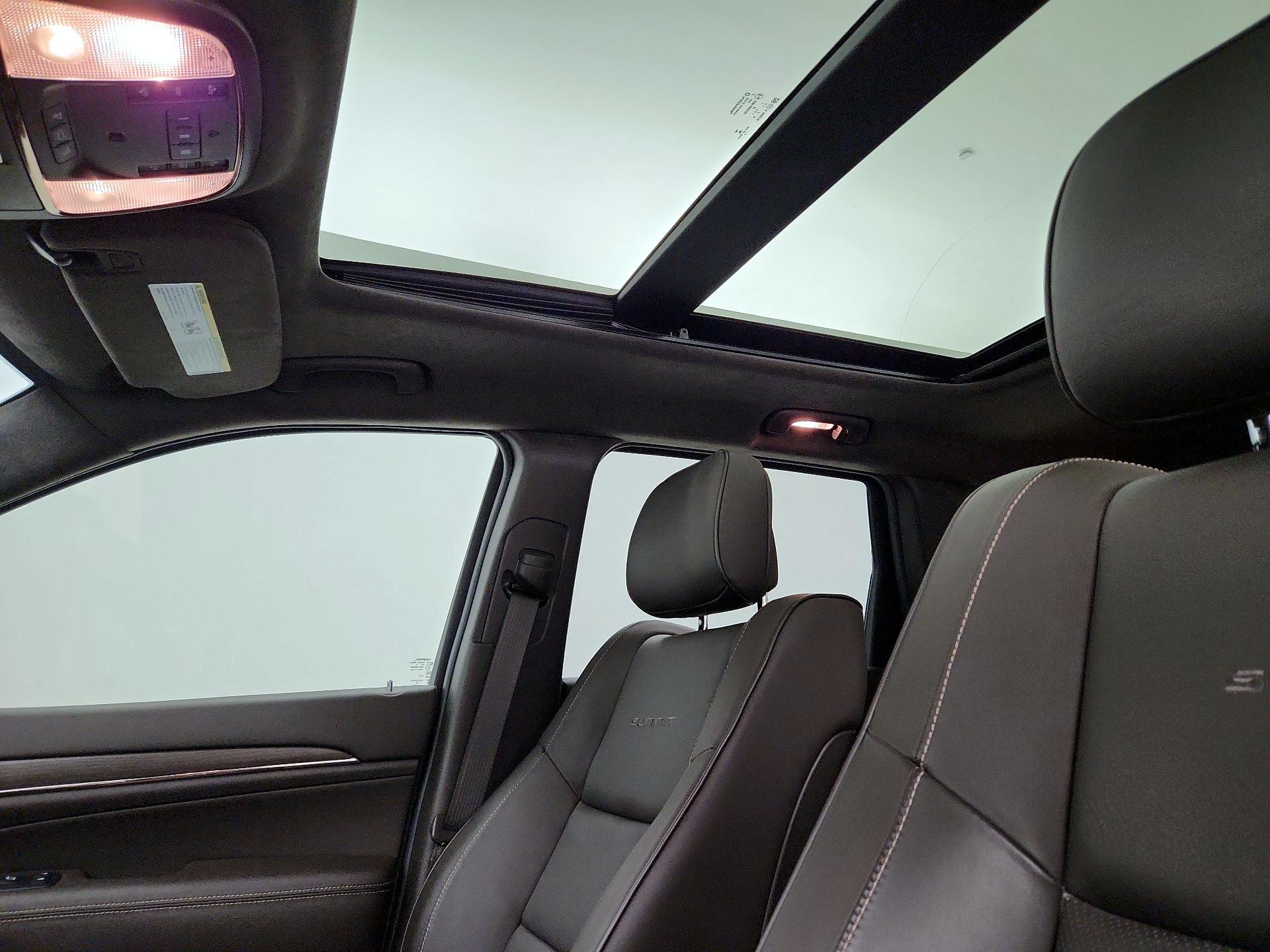 Thumbnail: 2014 Jeep Grand Cherokee - 20