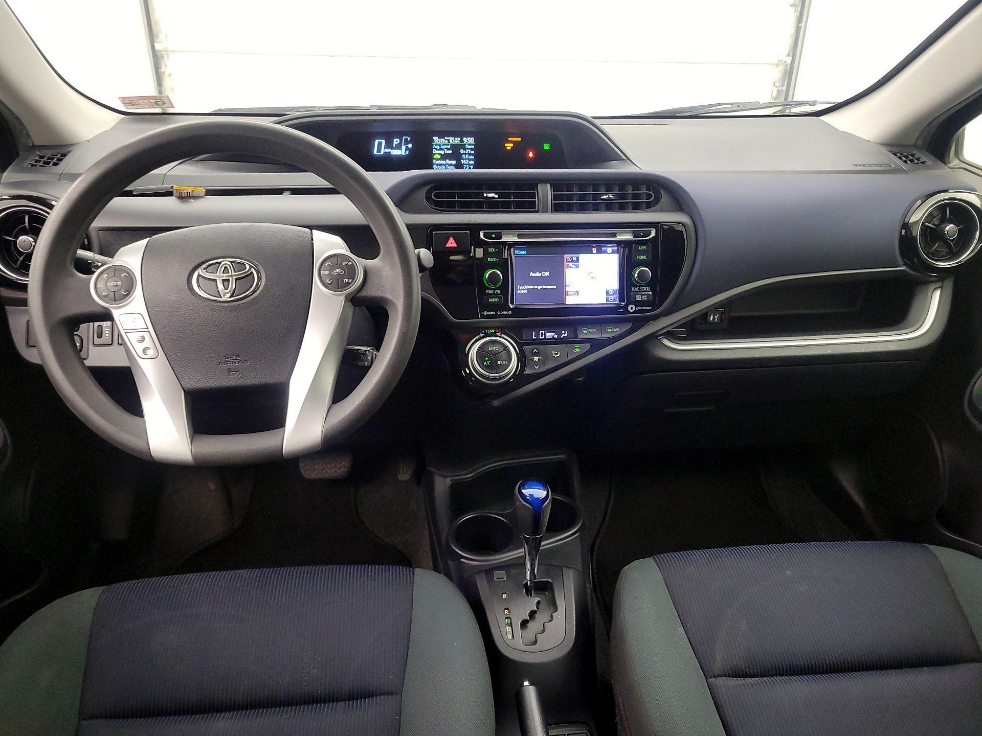 Thumbnail: 2016 Toyota Prius c - 9