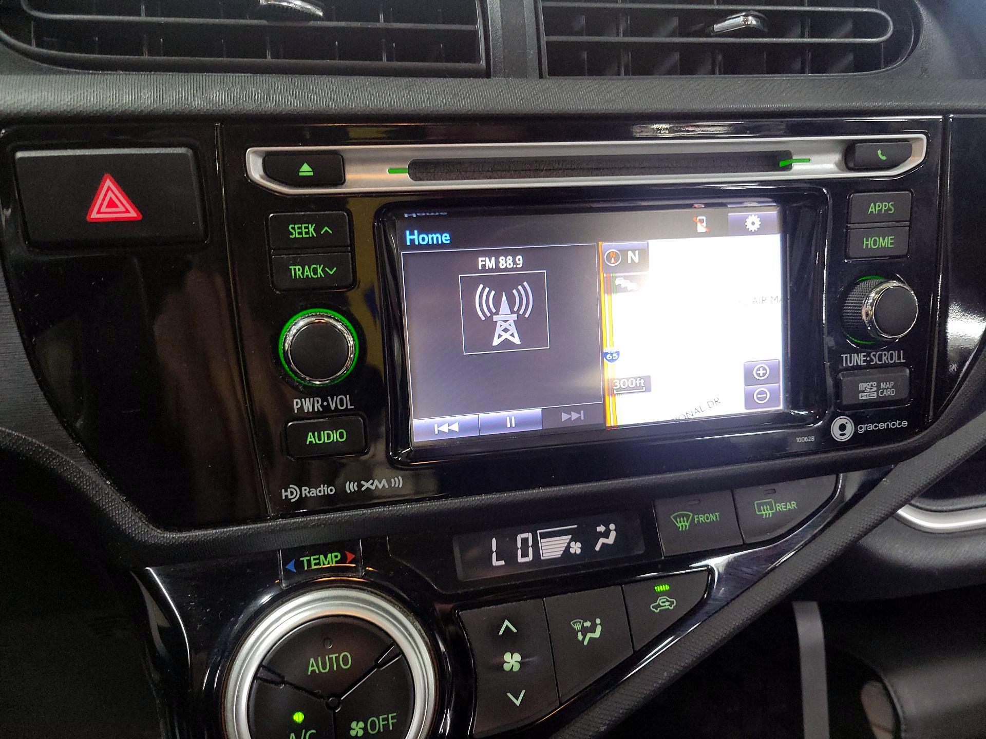 Thumbnail: 2016 Toyota Prius c - 14