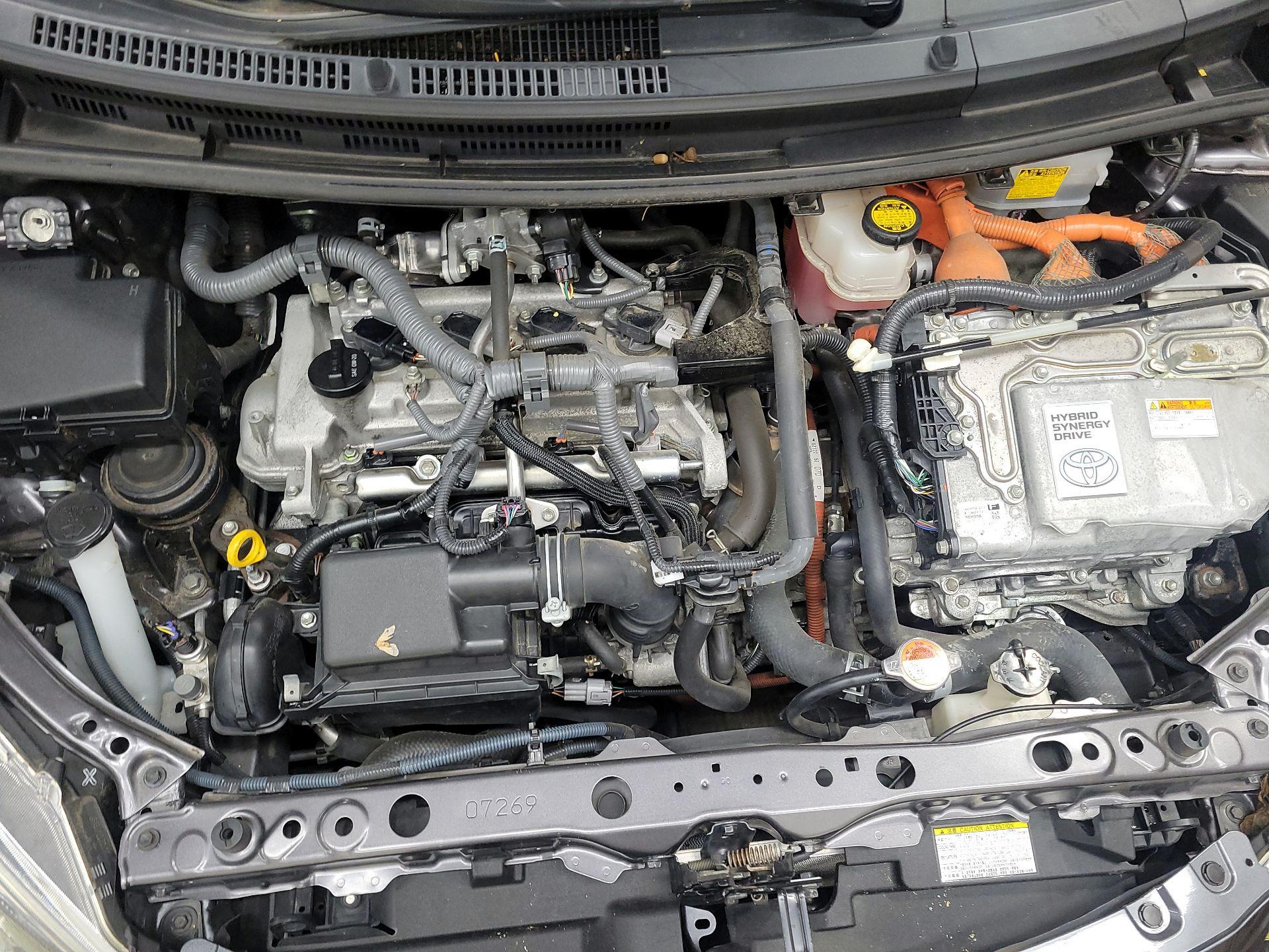 Thumbnail: 2016 Toyota Prius c - 19