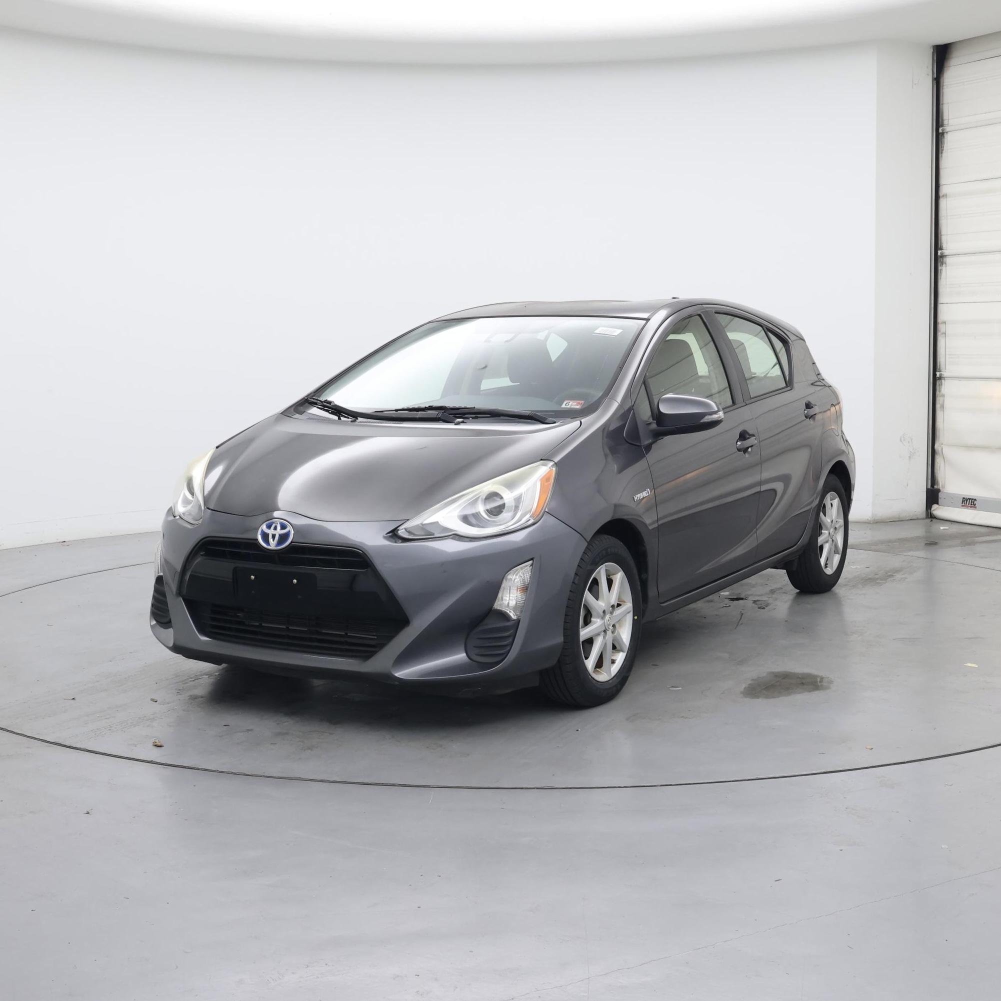Thumbnail: 2016 Toyota Prius c - 4