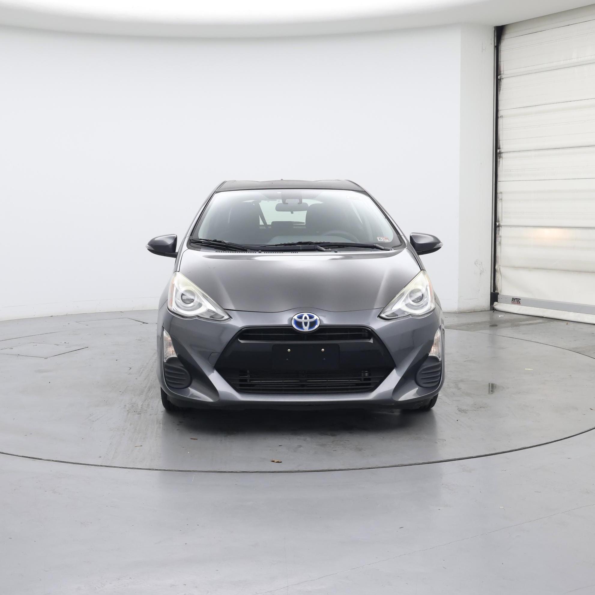 Thumbnail: 2016 Toyota Prius c - 5