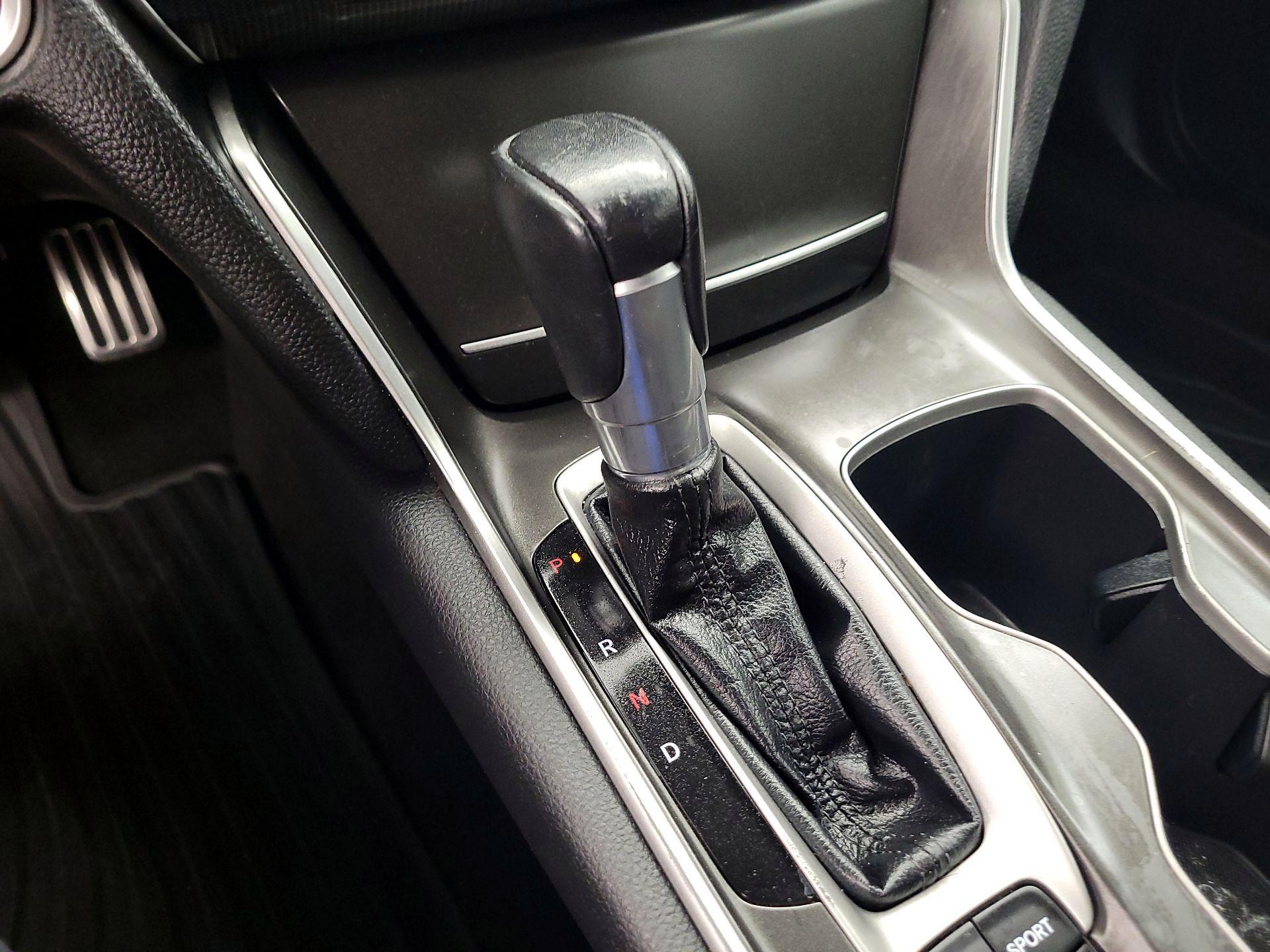 Thumbnail: 2019 Honda Accord - 17