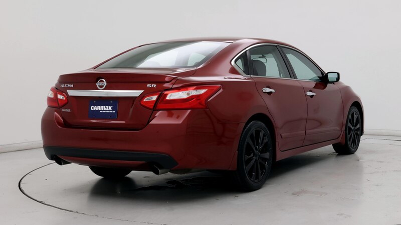 2016 Nissan Altima SR 8