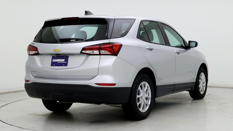 2022 Chevrolet Equinox LS 8