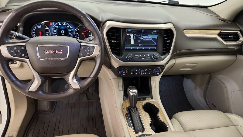 2019 GMC Acadia Denali 9