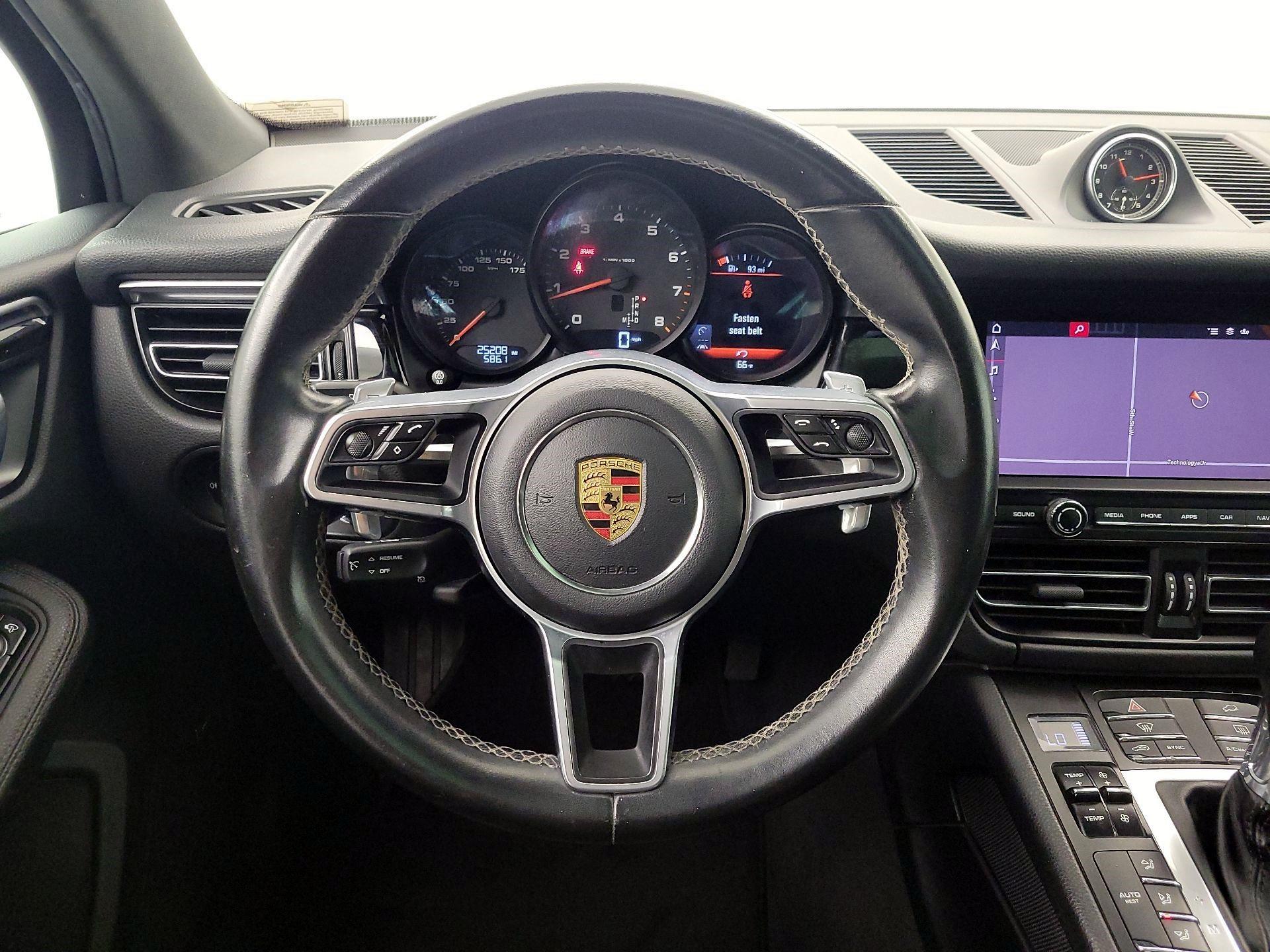 Thumbnail: 2020 Porsche Macan - 10