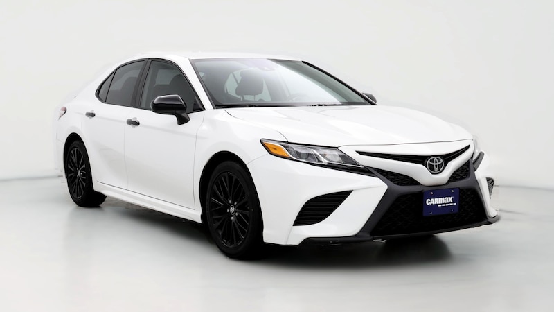 2020 Toyota Camry SE Hero Image