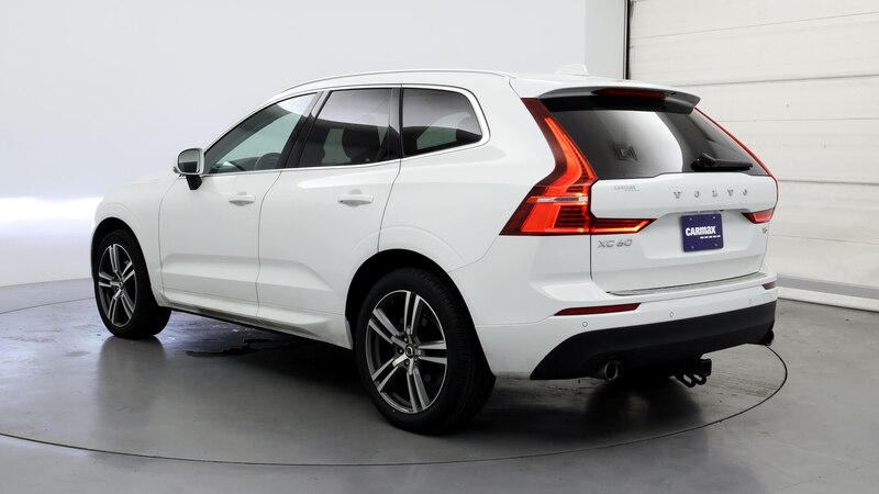 2021 Volvo XC60 T5 Momentum 2