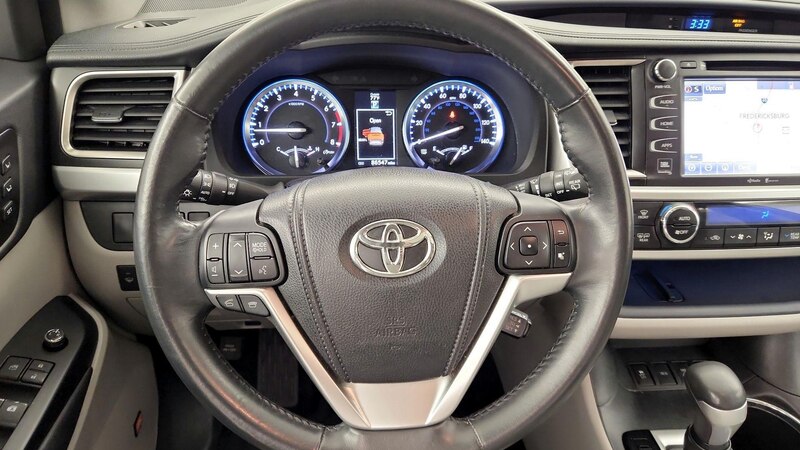 2014 Toyota Highlander Limited 10