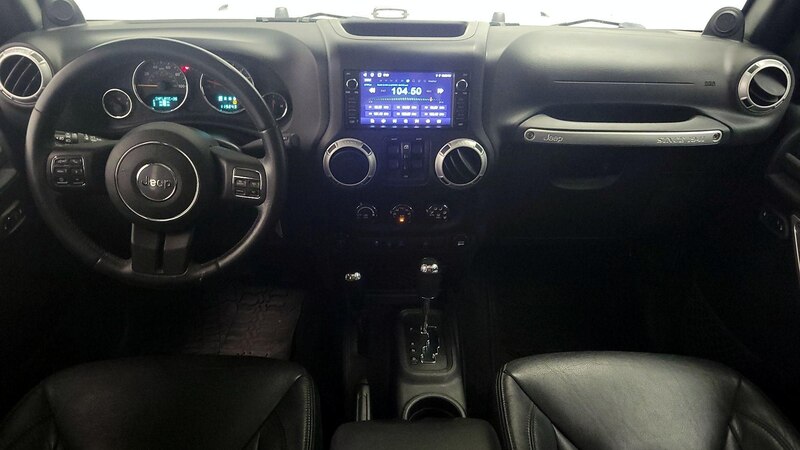2014 Jeep Wrangler Unlimited Sahara 9