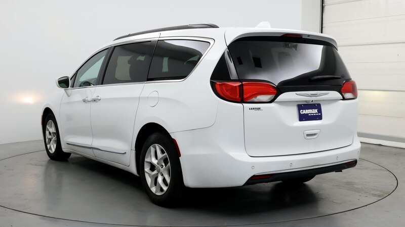 2017 Chrysler Pacifica Touring L 2