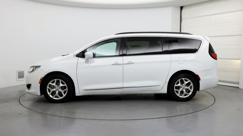 2017 Chrysler Pacifica Touring L 3