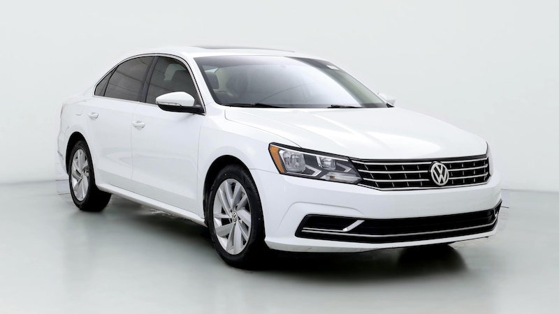 2018 Volkswagen Passat SE Hero Image