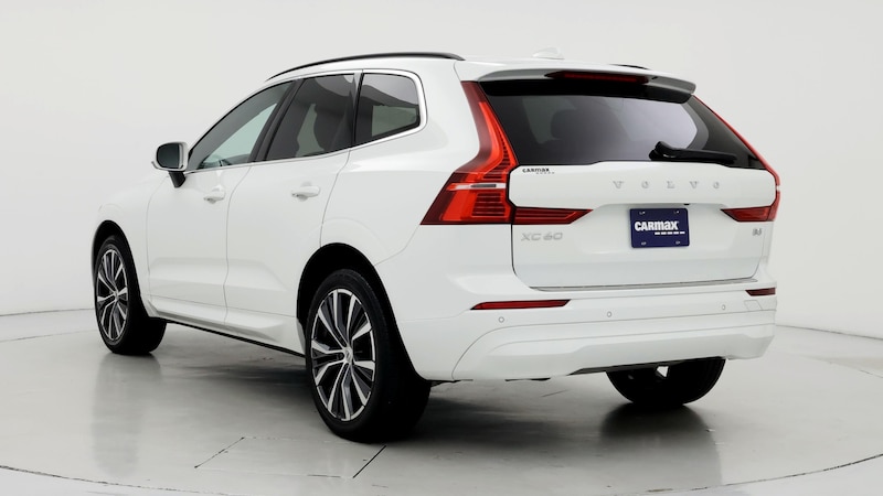 2022 Volvo XC60 B5 Momentum 2