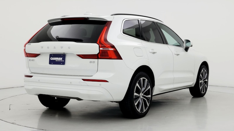 2022 Volvo XC60 B5 Momentum 8