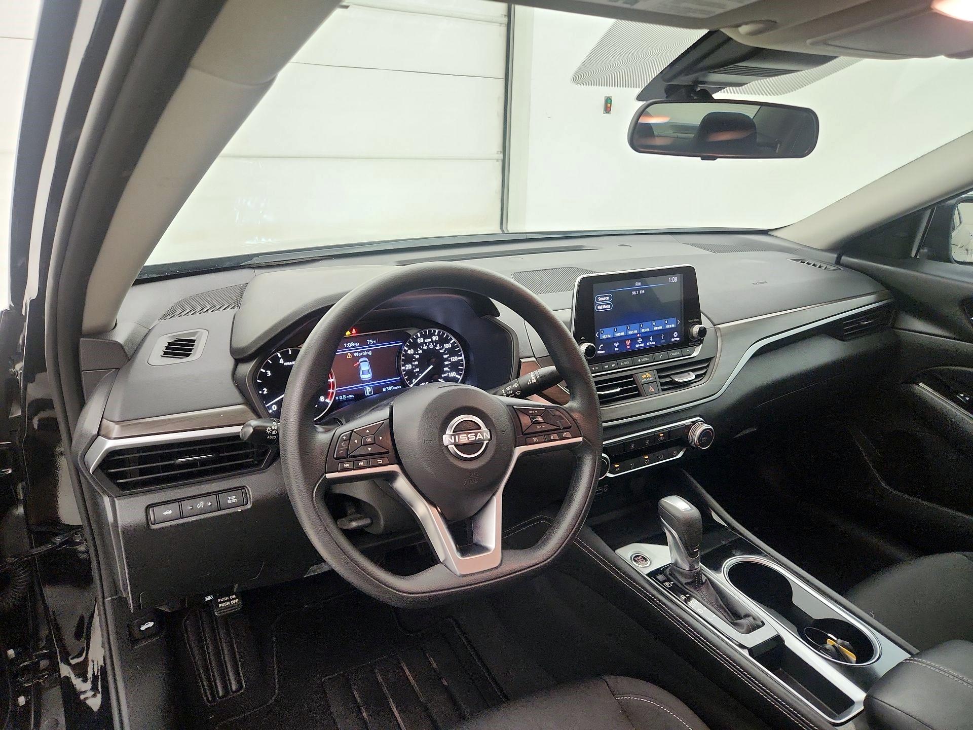 Thumbnail: 2023 Nissan Altima - 9