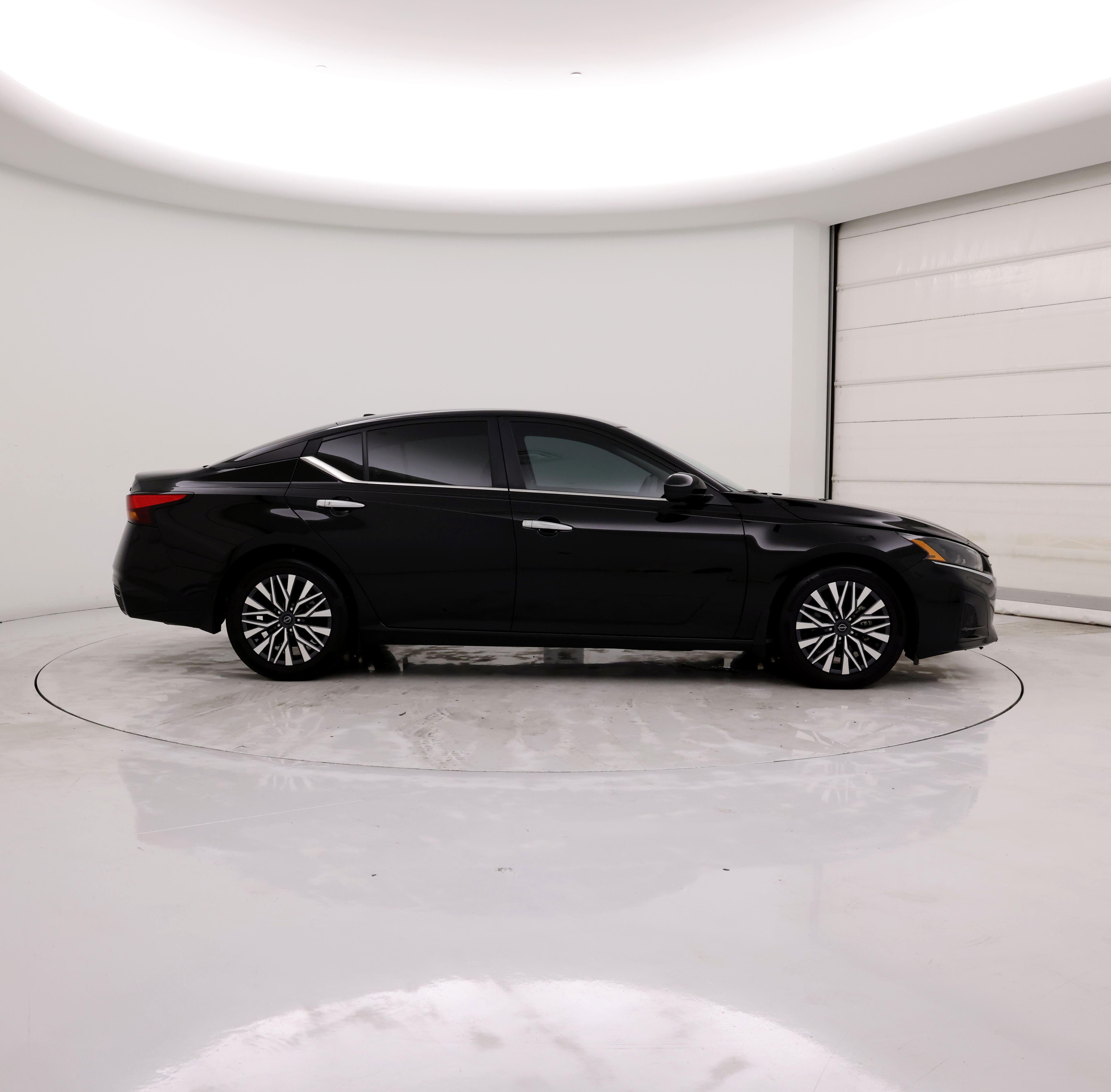 Thumbnail: 2023 Nissan Altima - 7