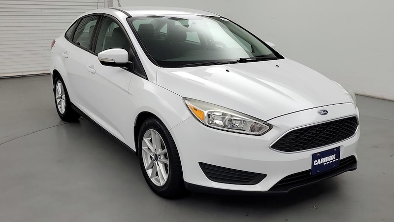 2016 Ford Focus SE Hero Image