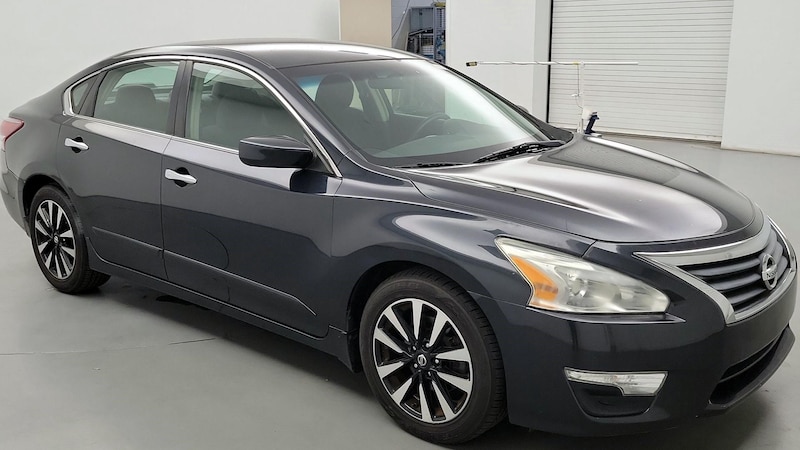 2013 Nissan Altima S Hero Image