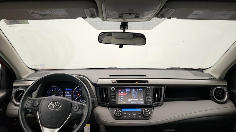 2016 Toyota RAV4 XLE 8