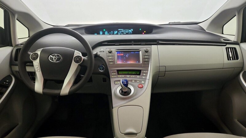 2014 Toyota Prius Two 8