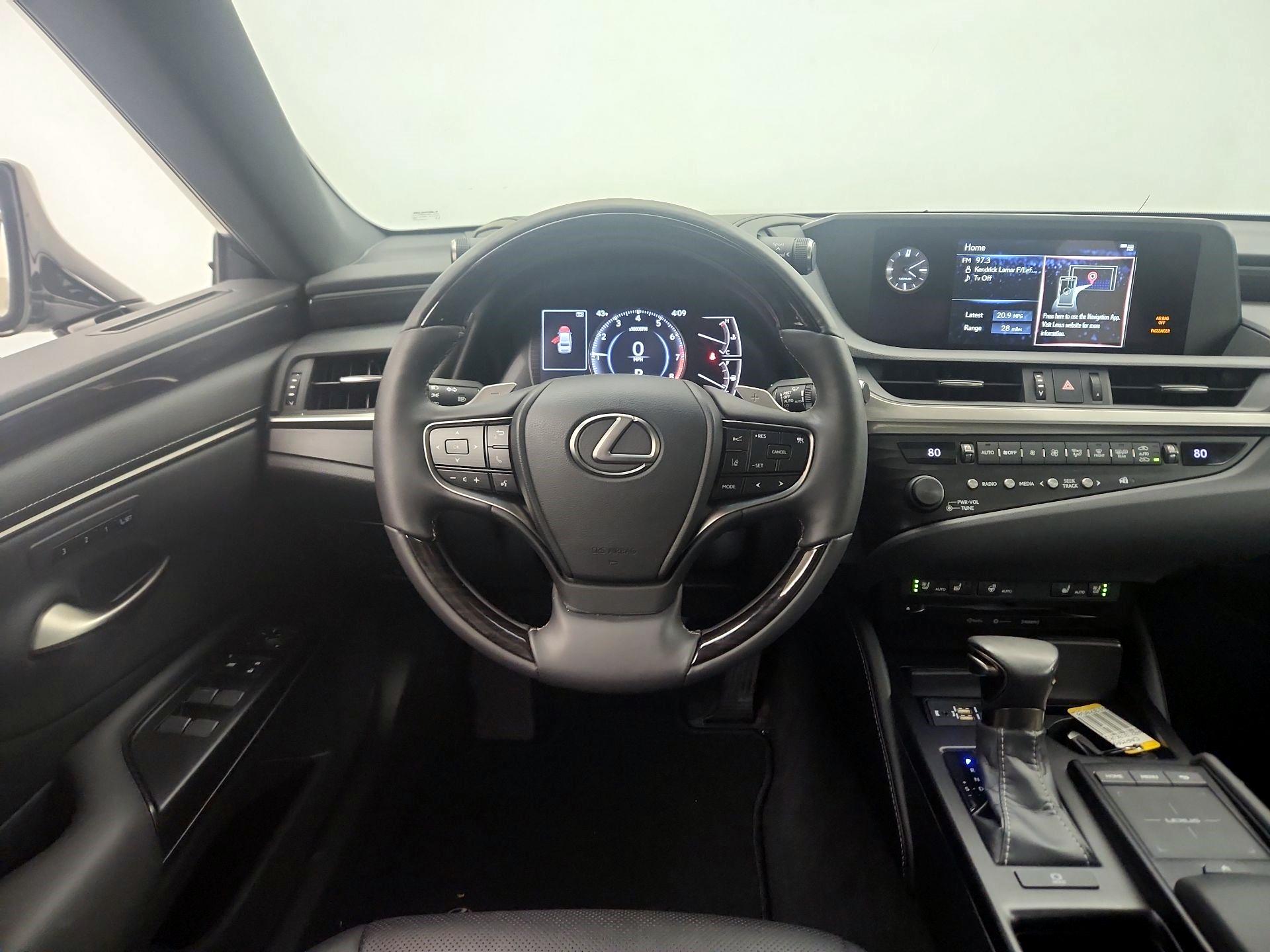 Thumbnail: 2019 Lexus ES - 10