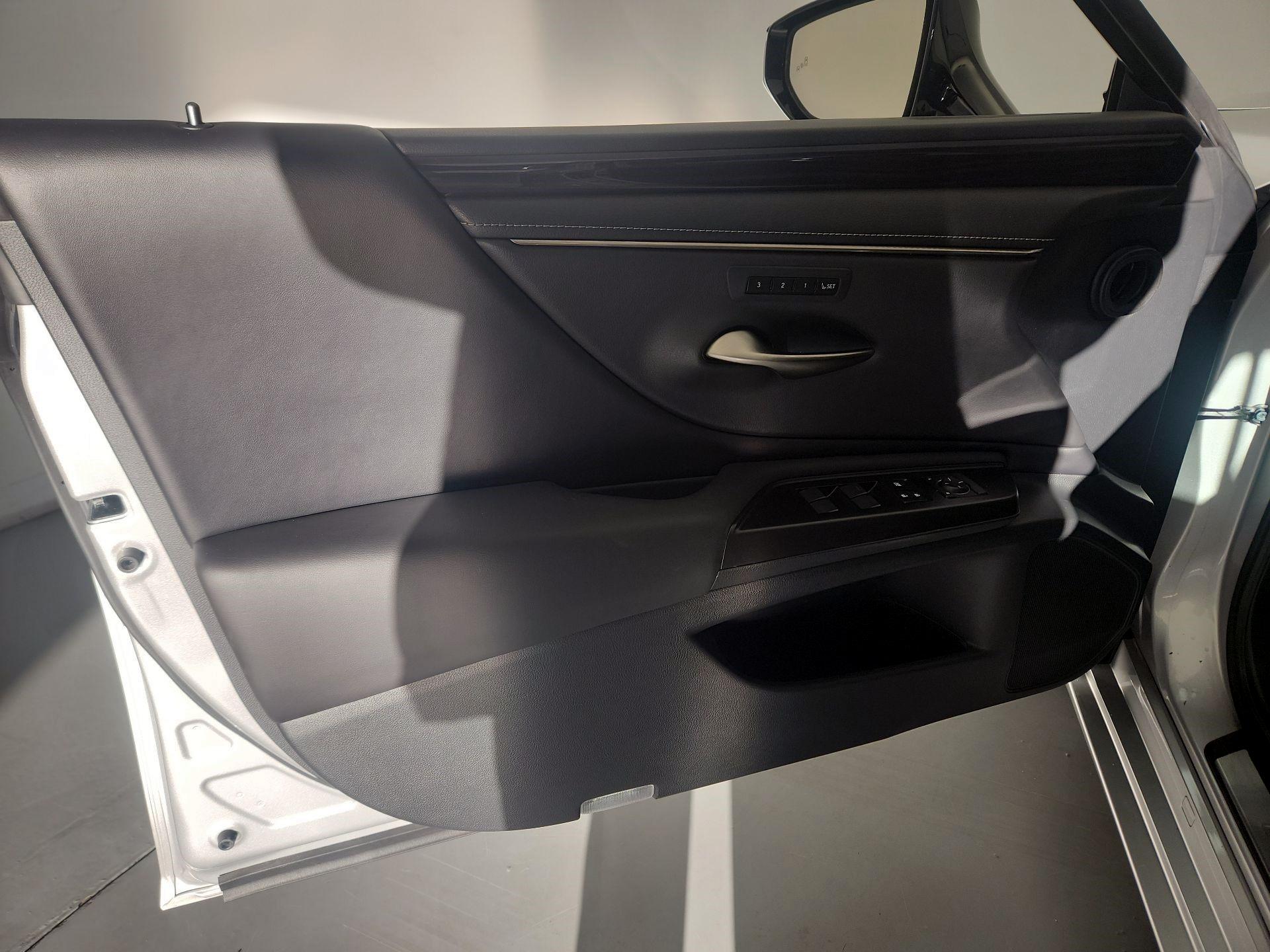 Thumbnail: 2019 Lexus ES - 12