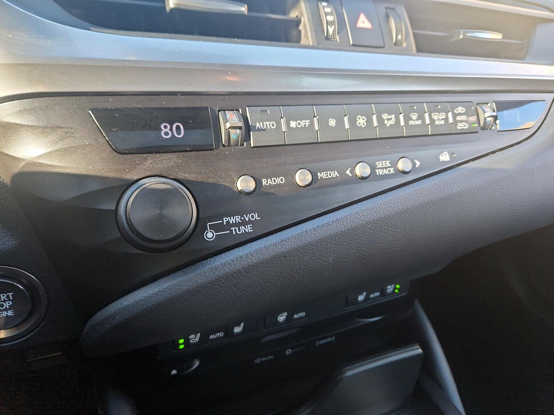 Thumbnail: 2019 Lexus ES - 16