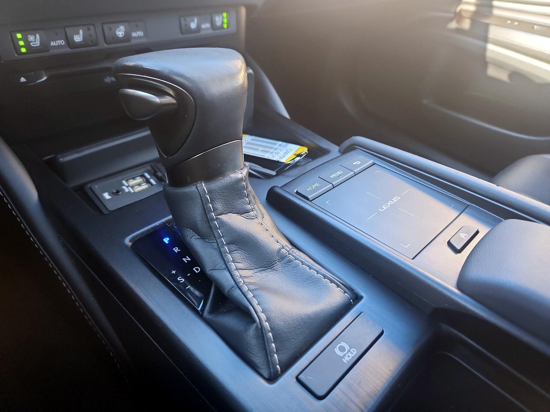 Thumbnail: 2019 Lexus ES - 17