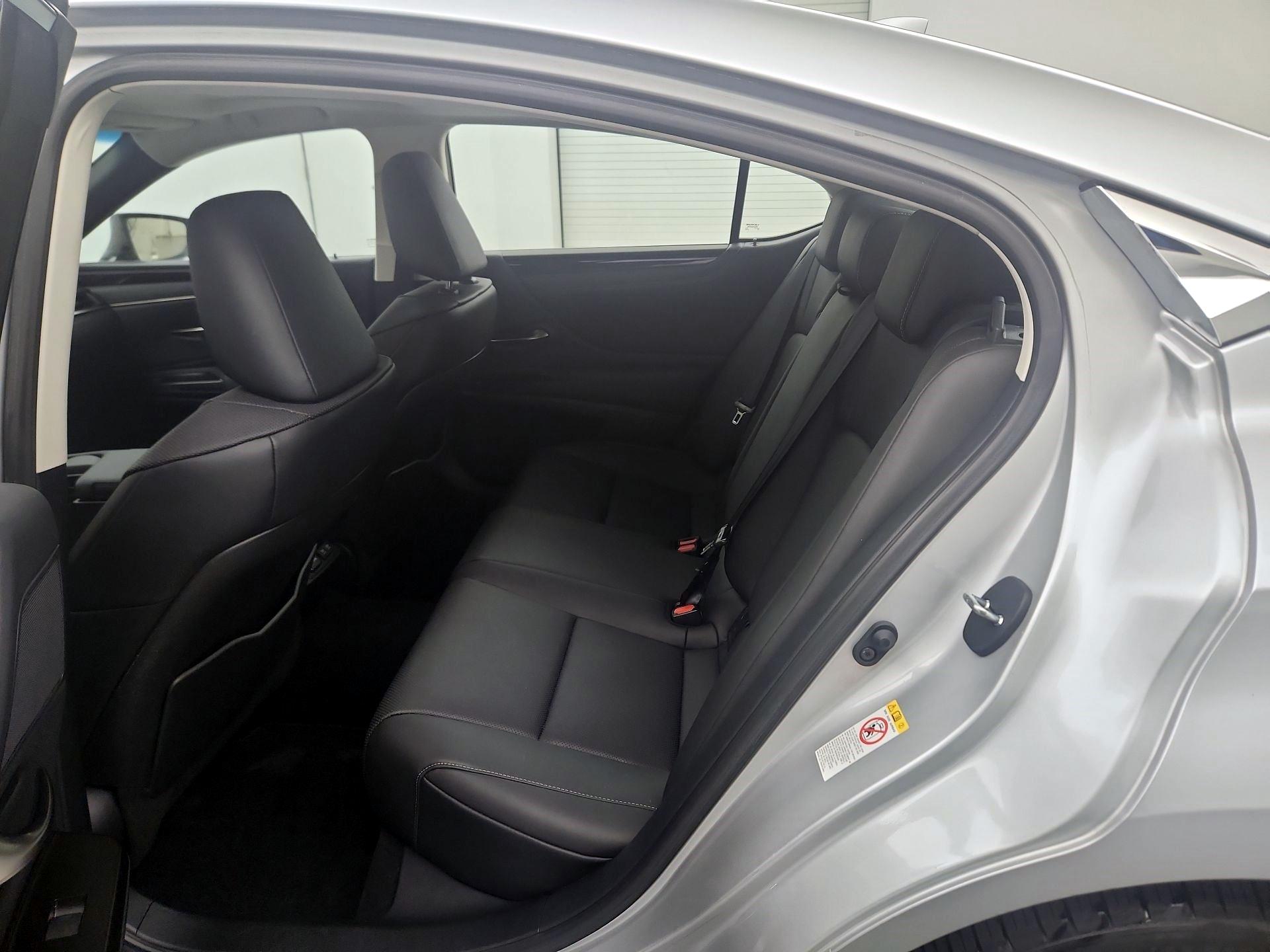 Thumbnail: 2019 Lexus ES - 20
