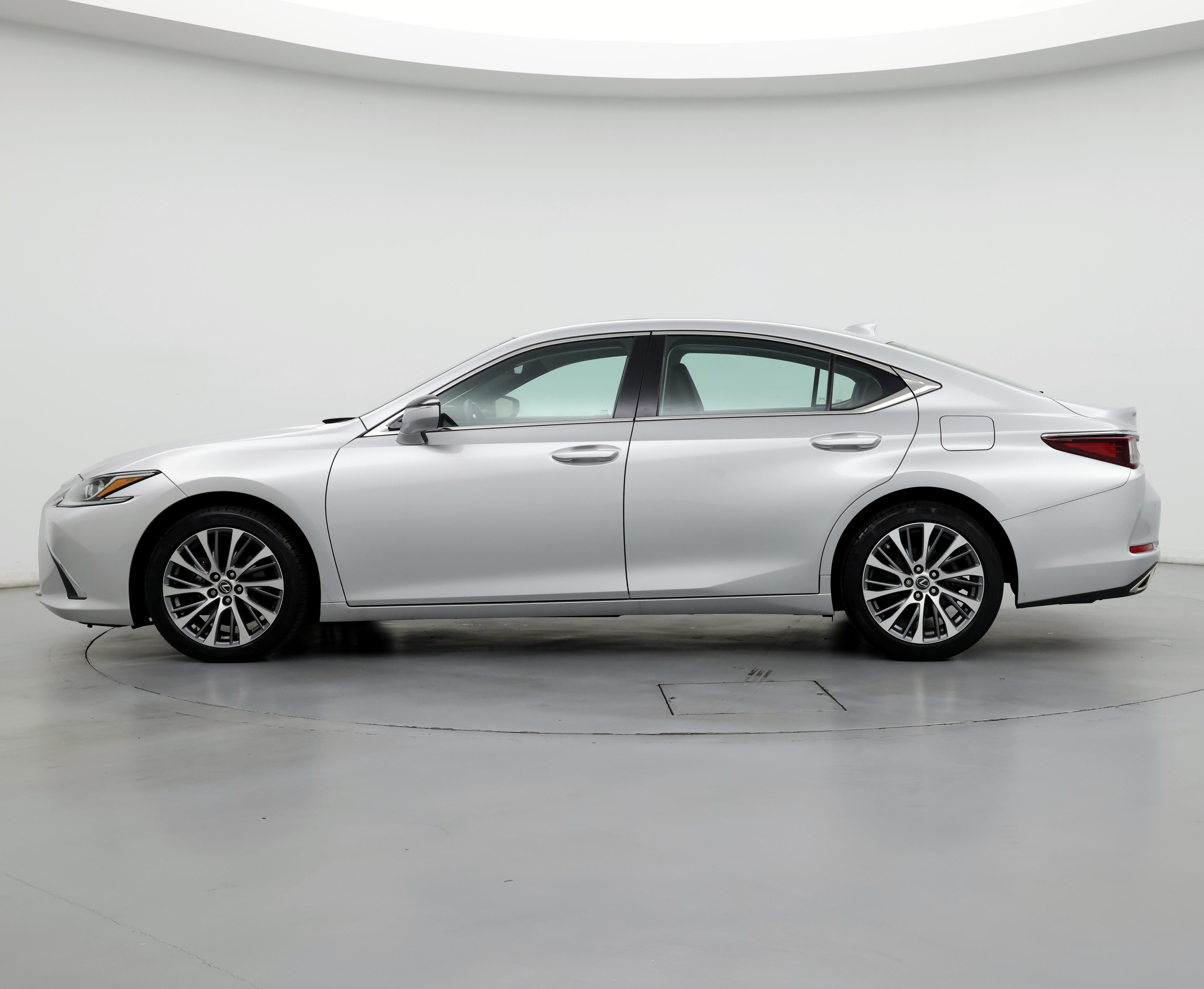 Thumbnail: 2019 Lexus ES - 3
