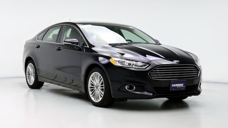 2016 Ford Fusion SE Hero Image