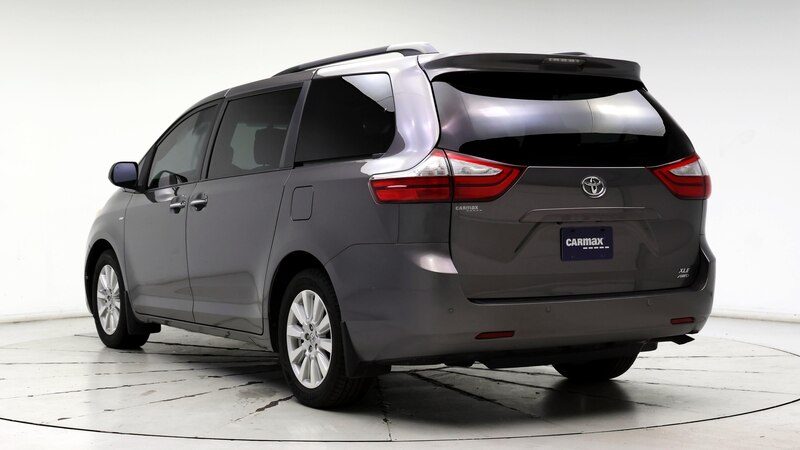 2017 Toyota Sienna XLE 2