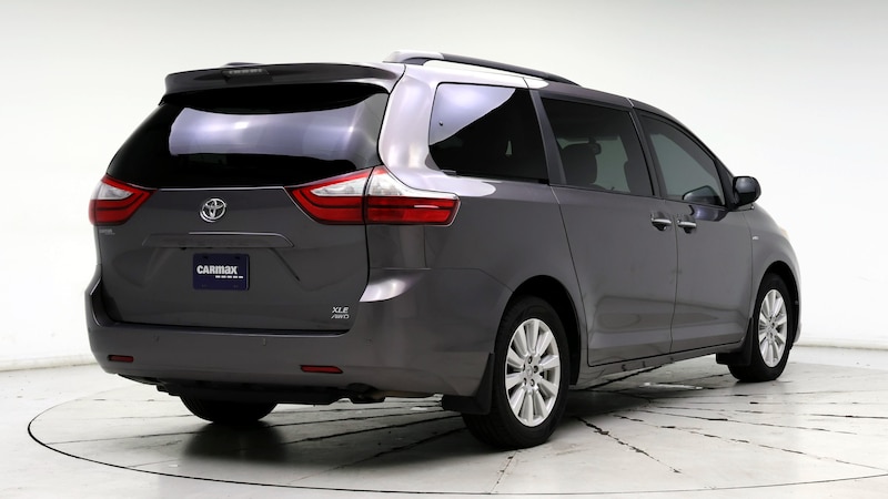 2017 Toyota Sienna XLE 8