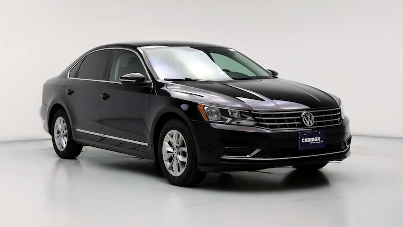 2016 Volkswagen Passat S Hero Image