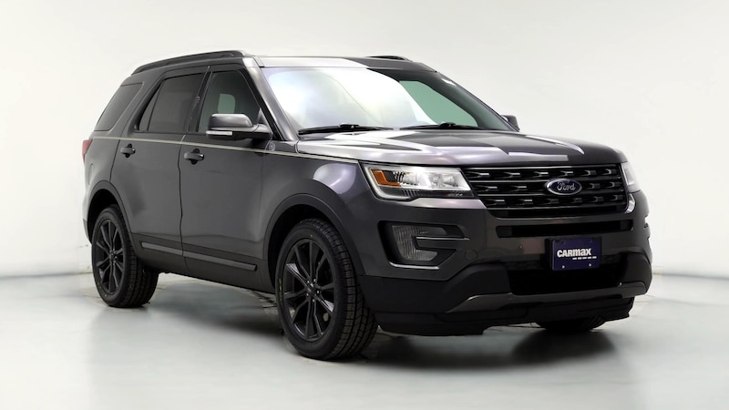 2017 Ford Explorer XLT Hero Image