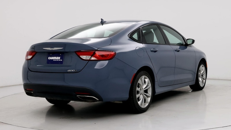 2015 Chrysler 200 S 8