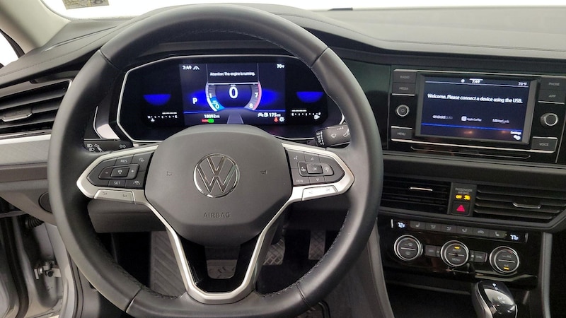 2022 Volkswagen Jetta SE 10