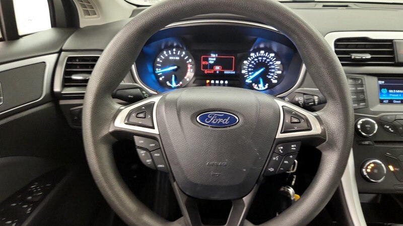 2015 Ford Fusion SE 10