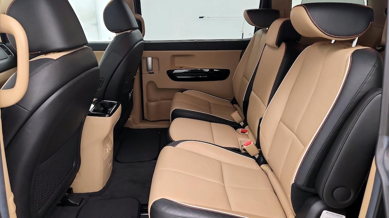 2019 Kia Sedona EX 19