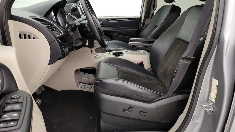 2019 Dodge Grand Caravan SXT 11