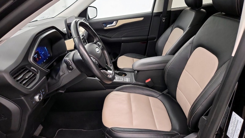 2022 Ford Escape Titanium 11