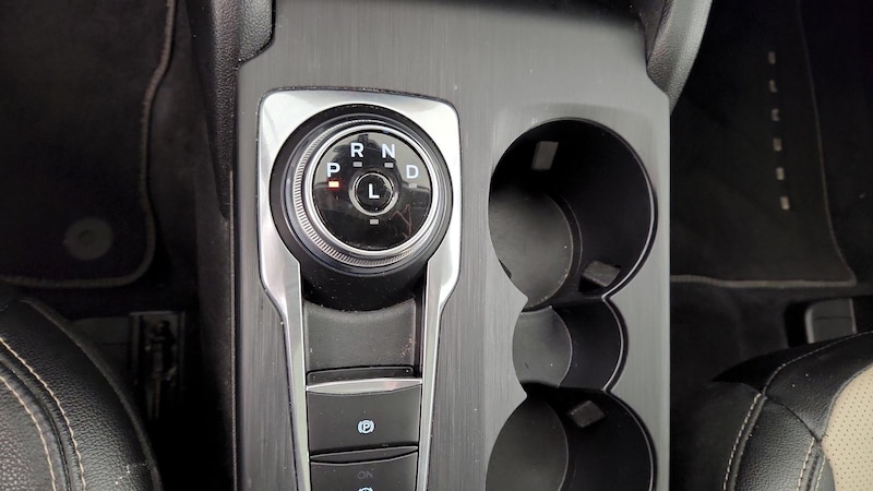 2022 Ford Escape Titanium 18