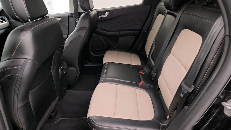 2022 Ford Escape Titanium 21