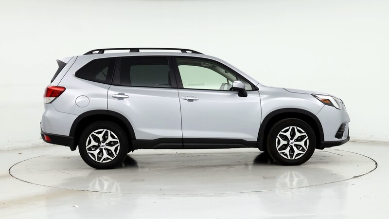 2022 Subaru Forester Premium 7