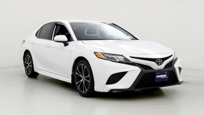 2020 Toyota Camry SE Hero Image